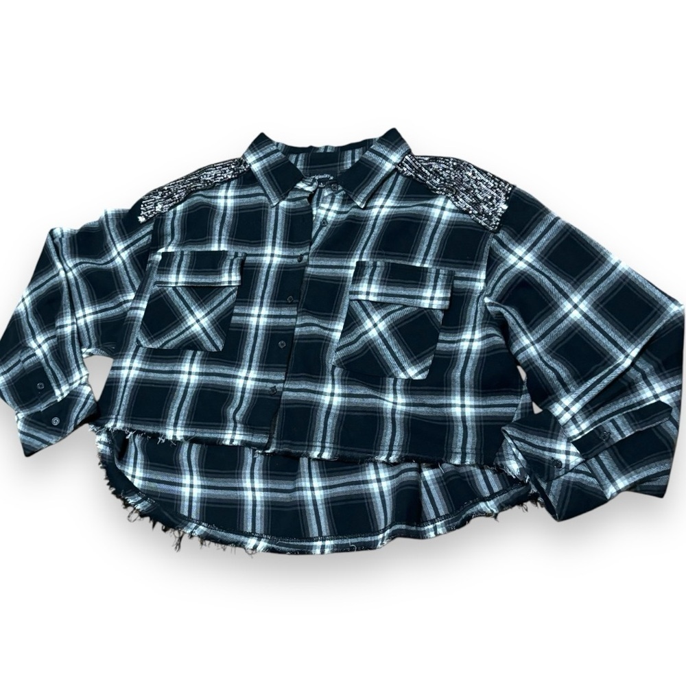 Originality Black White Plaid Cropped Raw Hem Oversize Flannel Top – Large